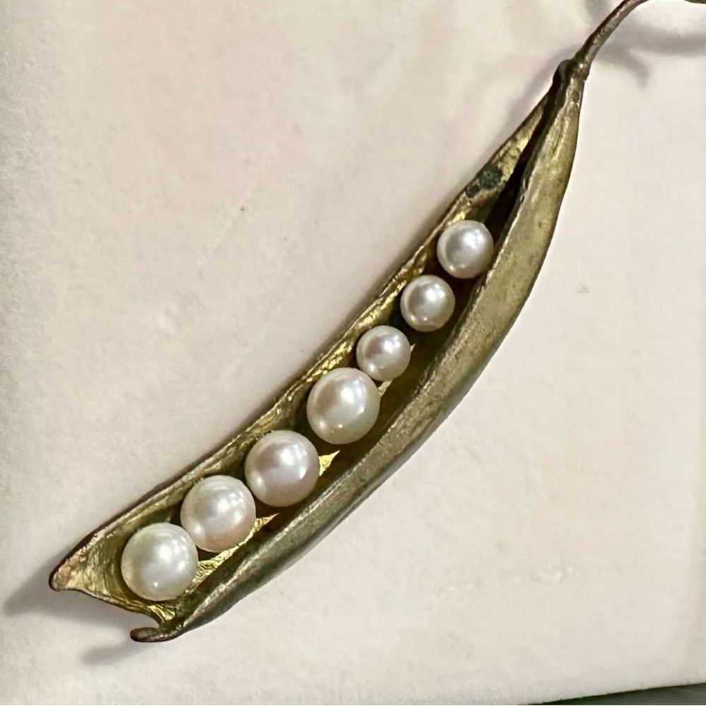 Michael Michaud Pea Pod Necklace - 7 Cultured Pearl Peas